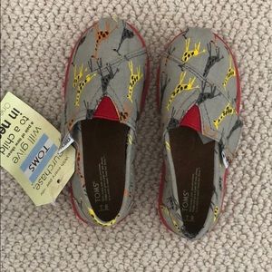 Tom's kids shoes
